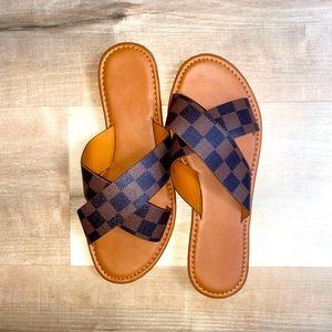 Criss-Cross Damier Sandals